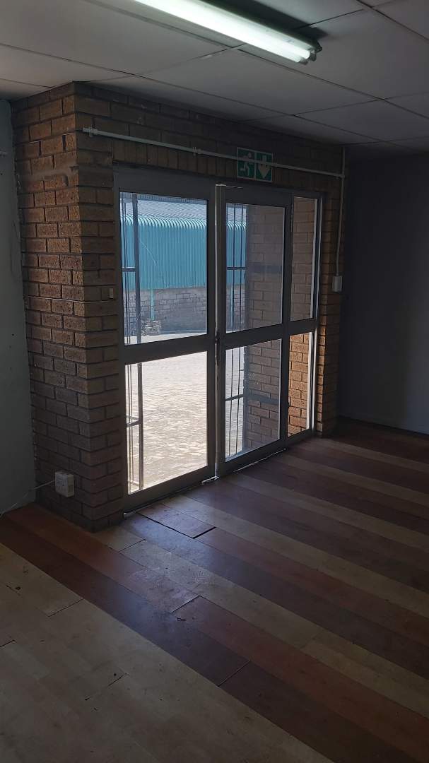 To Let commercial Property for Rent in Sidwell Eastern Cape